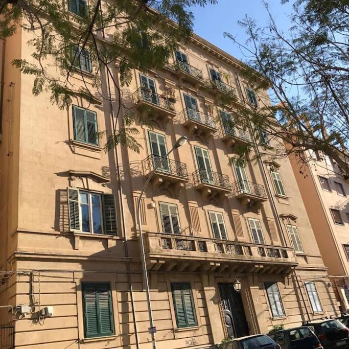 Bibi Appartamento A Due Passi Dal Tribunale Centro Palermo Exterior photo